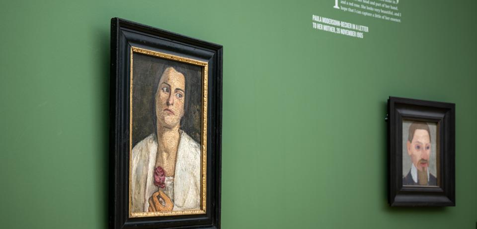 Blick in die Ausstellung Becoming Paula Saal 1 Foto Hannes von der Fecht Blick in die Ausstellung Becoming Paula Saal 1 Foto Hannes von der Fecht