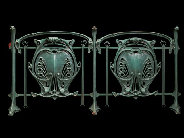 Hector Guimard, 2 Gitter für die Pariser Métro, um 1900, Dauerleihgabe Sammlung Brockstedt, Bröhan-Museum, Foto: Colya Zucker