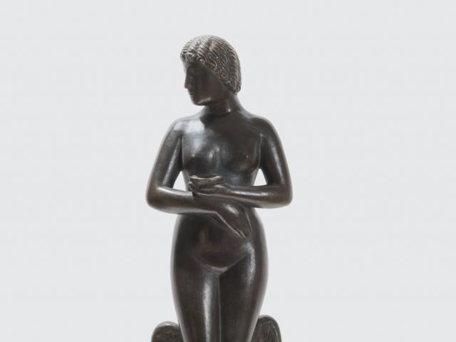 Bernhard Hoetger: Stehende Frau mit Vogel, 1907, Museen Böttcherstraße, Bremen als Dauerleihgabe des Freundes- und Förderkreis Museen Böttcherstraße e. V., VG Bild-Kunst, Bonn 2014