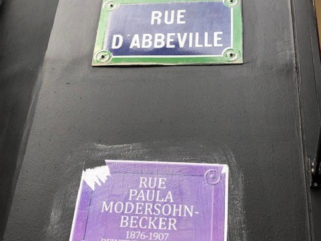 Pariser Straße von der feministischen Gruppe „Wiralle“ im Jahr 2016 umbenannt. Foto: Marie Darrieussecq
