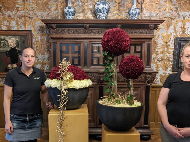 Das Team von floraldesign aus Bremen vor ihrem Werkstück