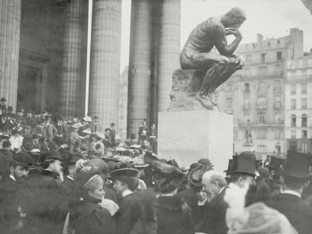 Foto von der Einweihung 1906 der Skulptur "Der Denker"