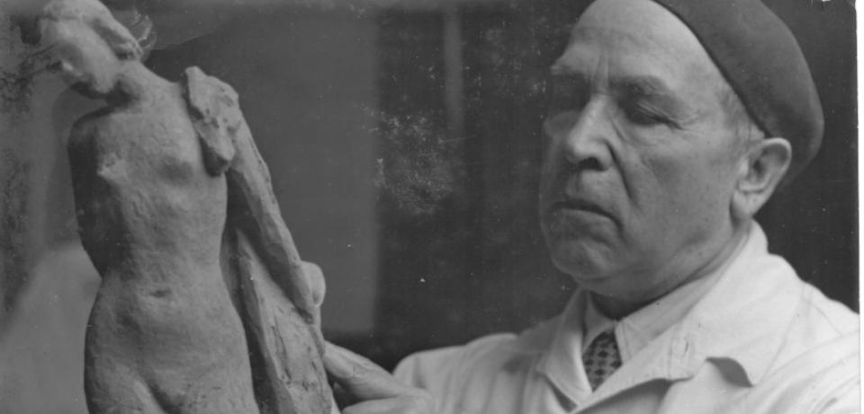 Portrait B. Hoetger mit Figur um 1940 KB NL Teichmann Portrait B. Hoetger mit Figur um 1940 (KB, NL Teichmann), Foto: Archiv Böttcherstraße