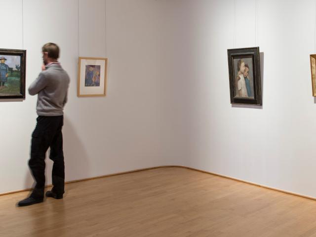 Besucher in Themenraum Kinder in der Ausstellung Emil Nolde trifft Paula Modersohn-Becker. Foto: Kay Michalak