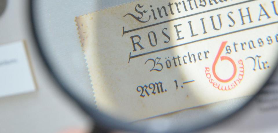 Lupenfuehrung Eintrittskarte hoch Auf Entdeckertour mit der Lupe im Ludwig Roselius