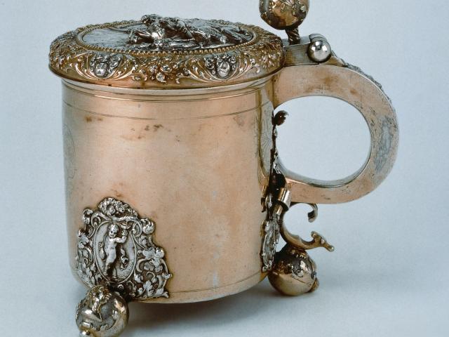 Riga, Georg Dechat und Johann Georg Eben: Deckelkanne, 1701, Museen Böttcherstraße, Ludwig Roselius Museum, Bremen, Foto: Jürgen Nogai, Bremen 