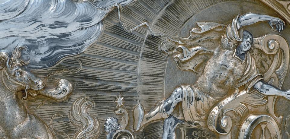 Augsburg, Hans Jakob Mair: Prunkplatte mit Sturz des Phaethon (Detail), um 1665, Museen Böttcherstraße, Ludwig Roselius Museum, Bremen, Foto: Jürgen Nogai, Bremen Augsburg, Hans Jakob Mair: Prunkplatte mit Sturz des Phaethon (Detail), um 1665, Museen Böttcherstraße, Ludwig Roselius Museum, Bremen, Foto: Jürgen Nogai, Bremen